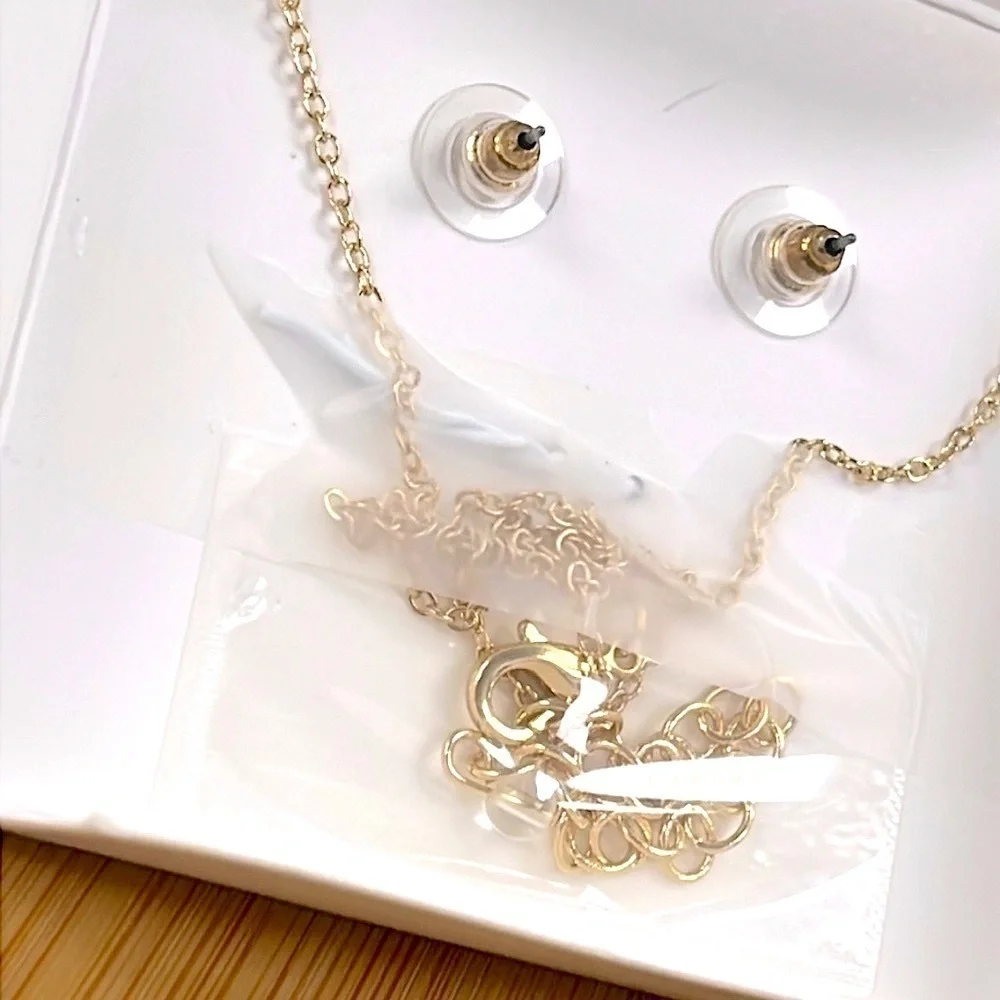 Brand New Butterfly Necklace & Post Earring Set Gold Tone Red Crystal Rhinestone